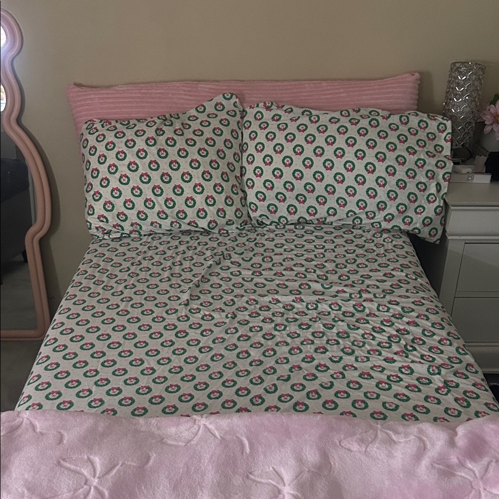 Christmas wreathes Juicy Couture flat sheet